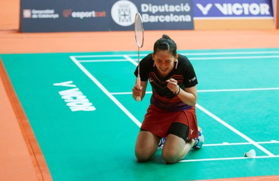 再添浓墨重 再添浓墨重